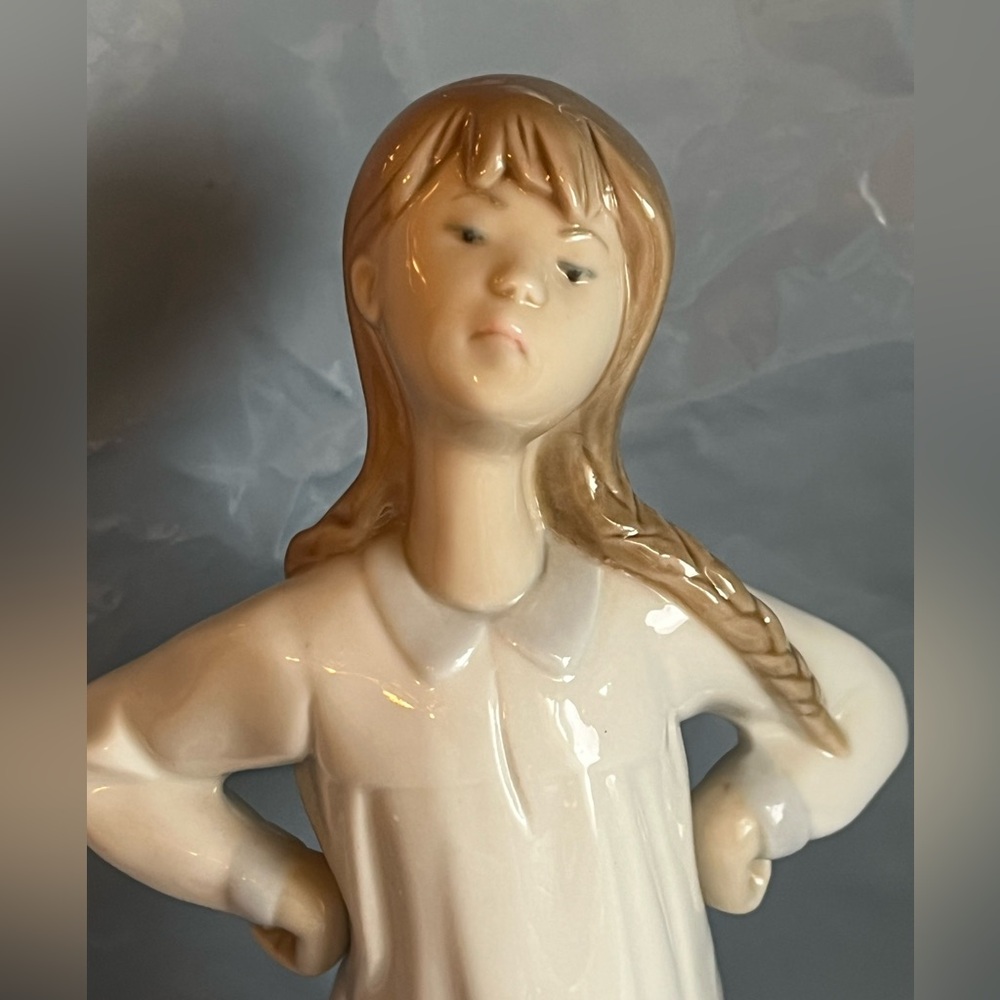 LLADRO FIGURINE GIRL STRETCHING/Sleeping RETIRED 4872 - Picture 2 of 8